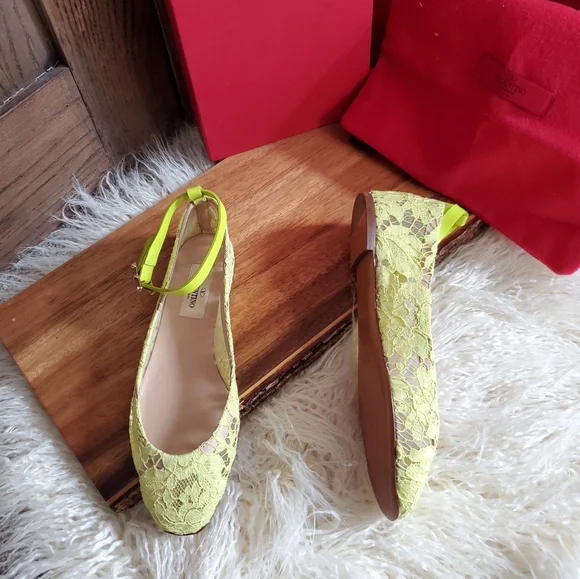 Valentino Lime Lace Ankle Strap Flats - Picture 2 of 8